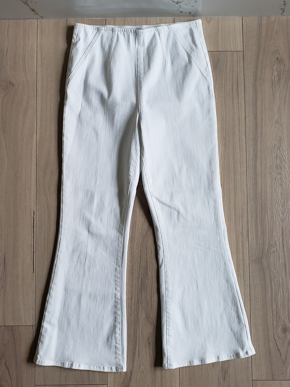 Veronica‎ Beard White Jeans with Navy Waistband Branding